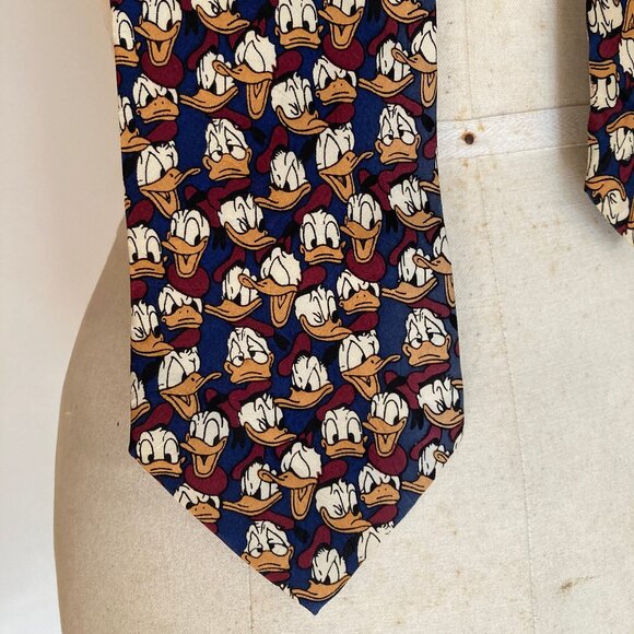 Disney Donald Duck Neck Tie - Picture 2 of 6